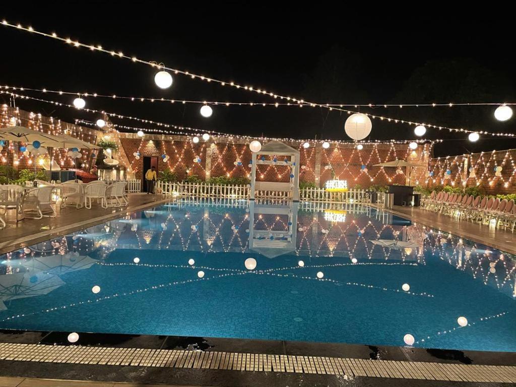 Yashmay Villa Club&Resort Gonda Esterno foto