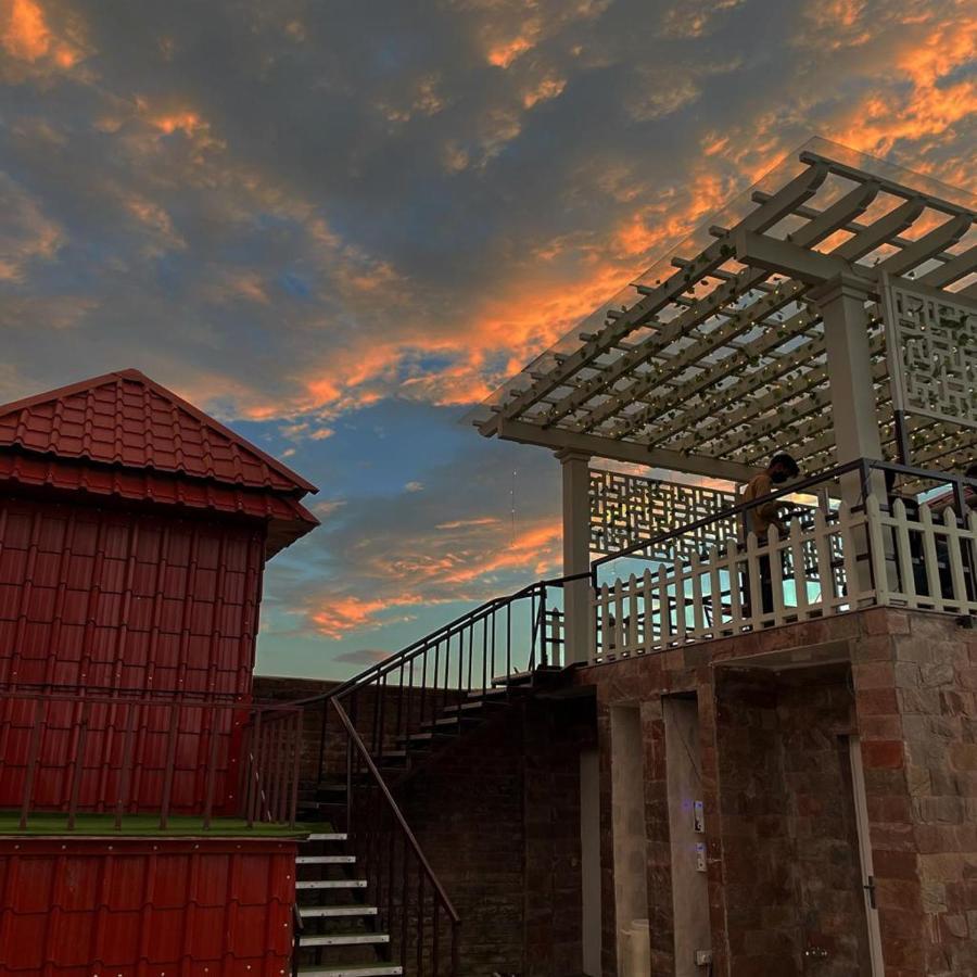 Yashmay Villa Club&Resort Gonda Esterno foto